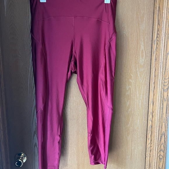Old Navy Pants - Old Navy Active 2X Red Light Compression Shine Workout Leggings